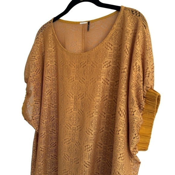 Akemi + Kin Golden Yellow Lace Boxy Top, Size XS/S - Picture 4 of 9